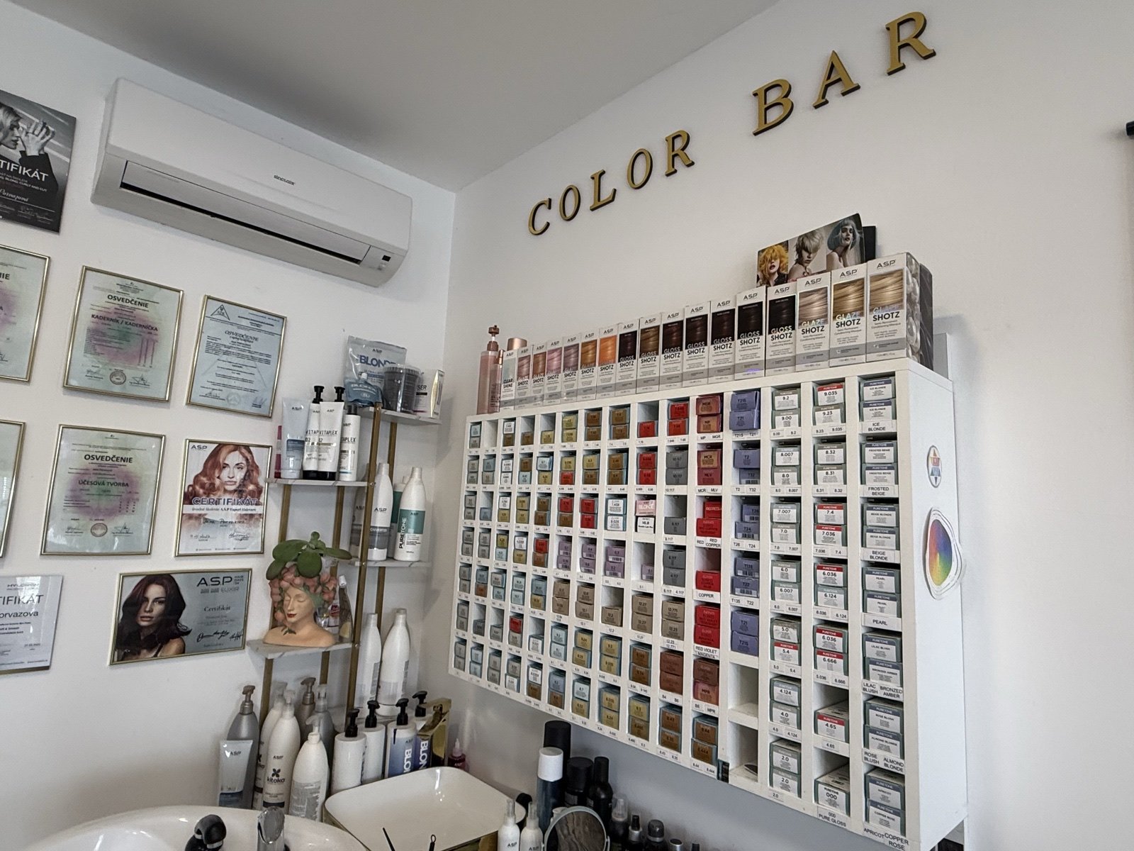 Color Bar — police s farbami A.S.P. Luxury Haircare